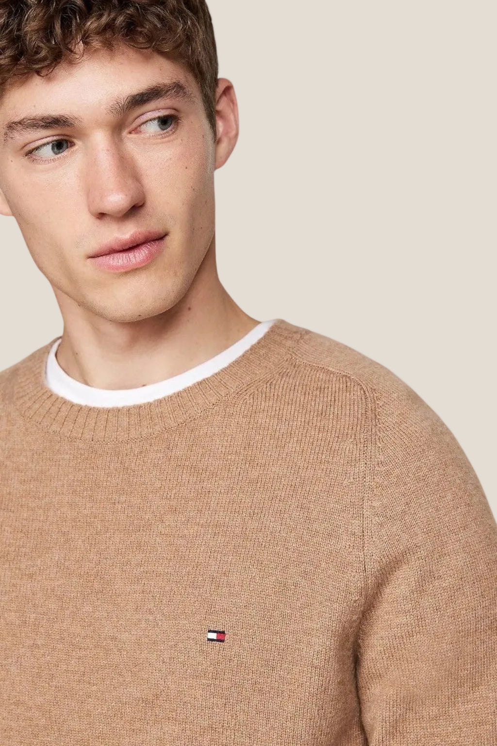 Maglione Girocollo In Lana Con Logo Bandierina Ricamato