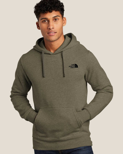 LIMITIERTE AUFLAGE The North Face® Kapuzenpullover mit Logo-Print auf der Brust NF0A7V9B